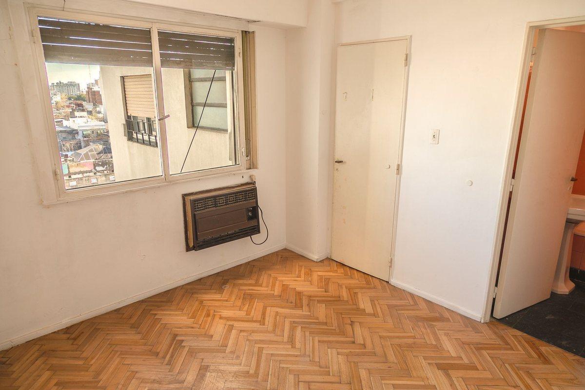 Foto de Venta departamento Flores piso alto y luminoso, imagen 3