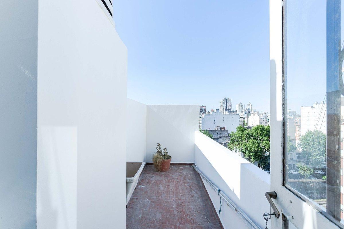 Foto de VENTA DEPARTAMENTO 2 AMB C/BALCON ALMAGRO, imagen 2