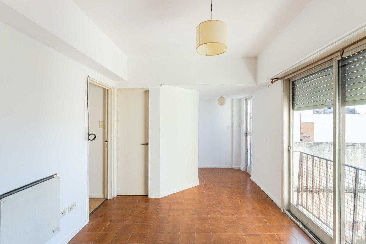 Foto de VENTA DEPARTAMENTO 2 AMB C/BALCON ALMAGRO, imagen 3