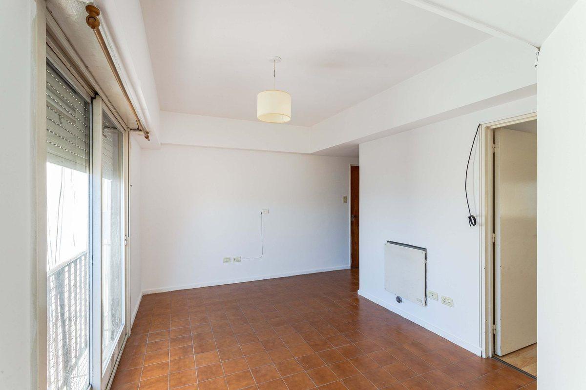 Foto de VENTA DEPARTAMENTO 2 AMB C/BALCON ALMAGRO, imagen 5
