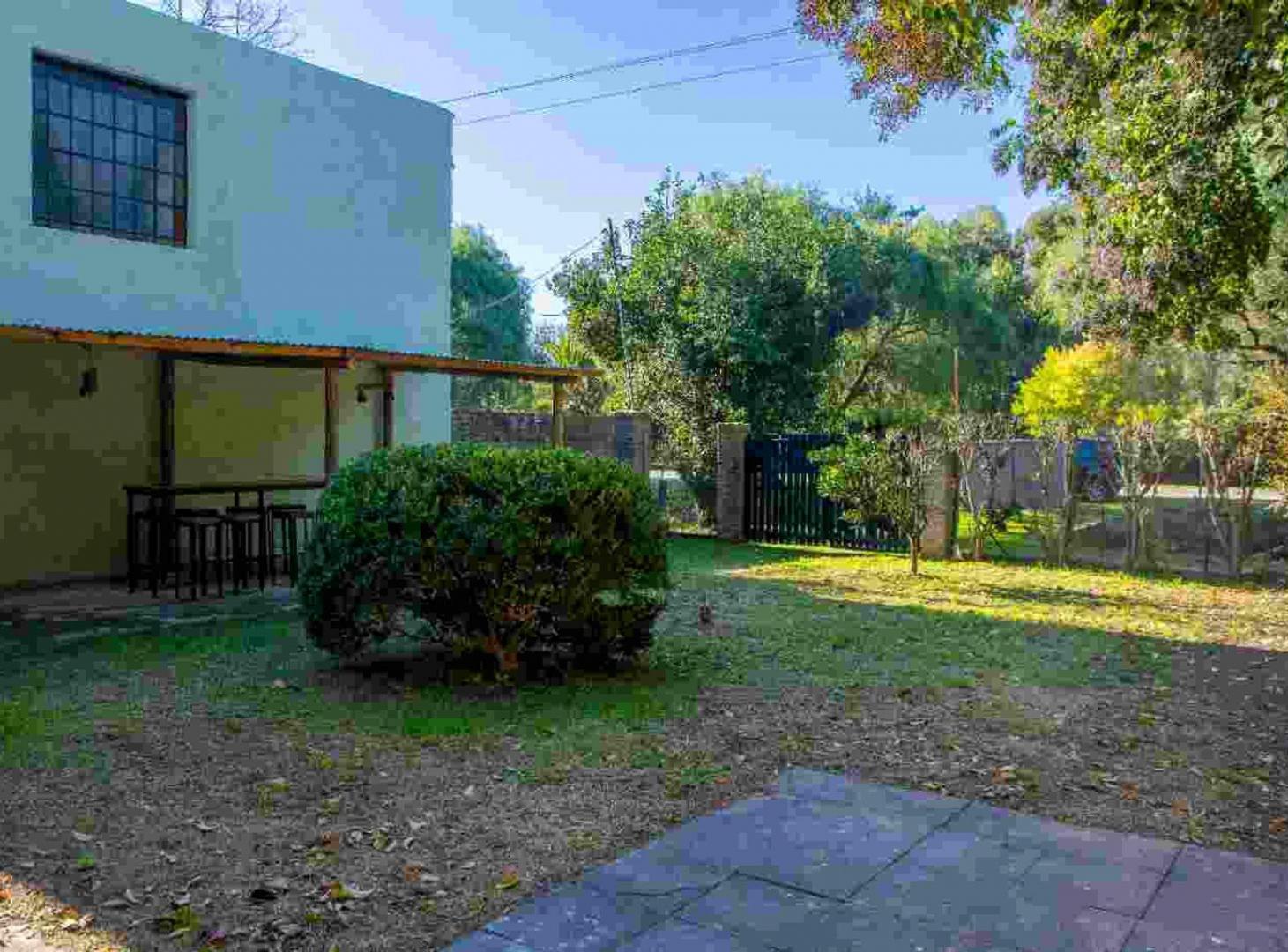 Foto de VENDE-CASA-3 AMB. CARLOS KEEN Jardín/Galería, imagen 4