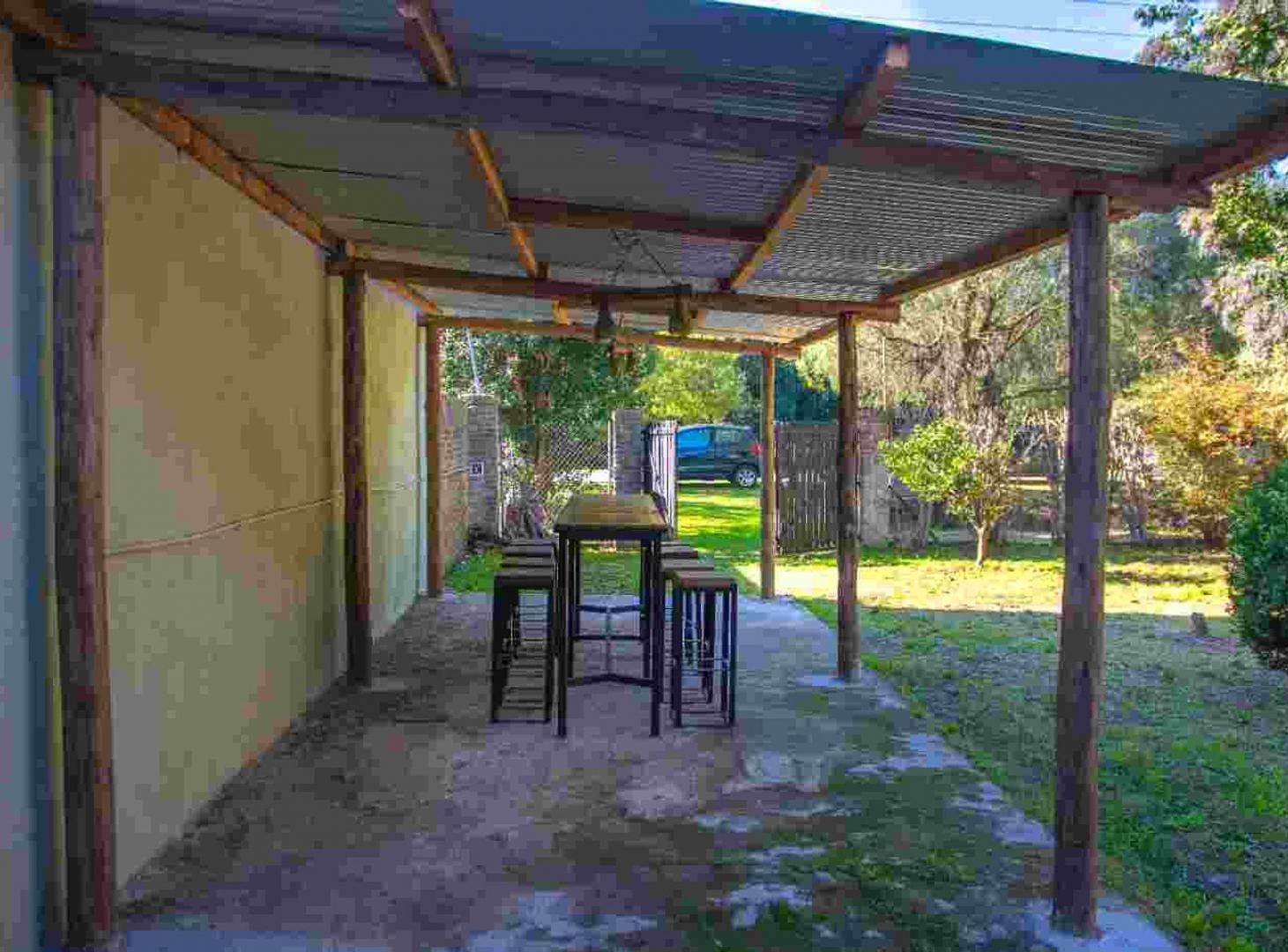 Foto de VENDE-CASA-3 AMB. CARLOS KEEN Jardín/Galería, imagen 5
