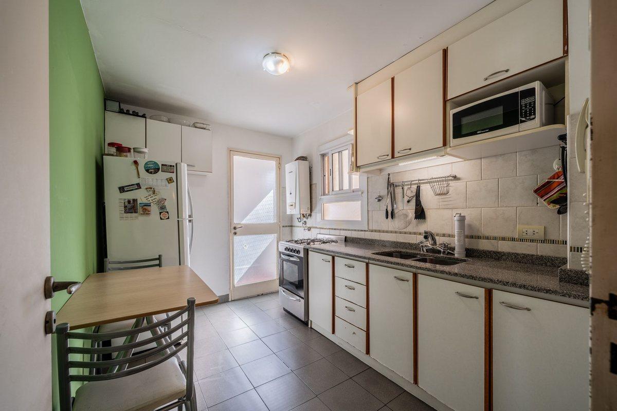 Foto de VENTA DEPARTAMENTO 3 AMB RENOVADO EN RECOLETA, imagen 1