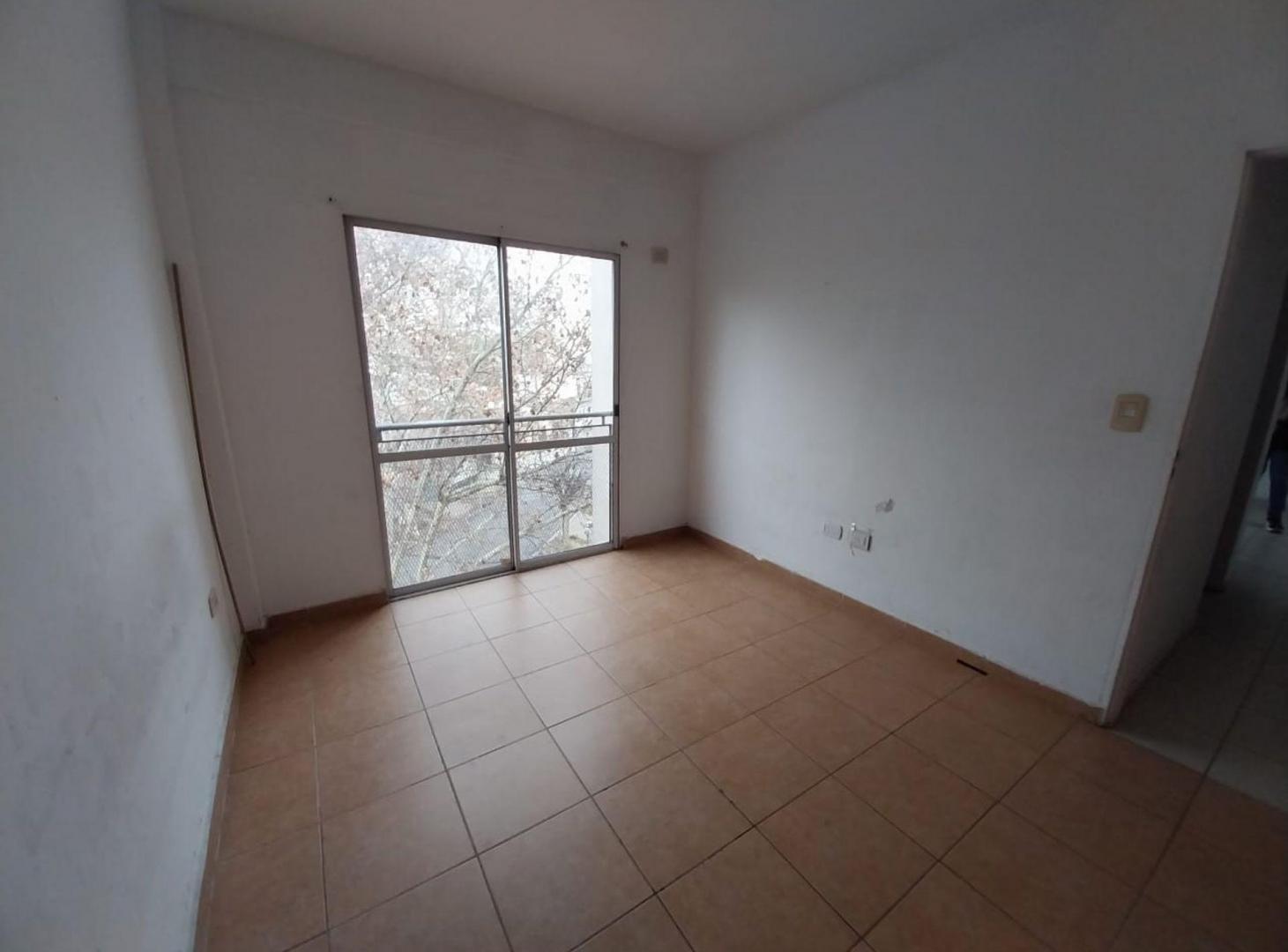Foto de VENTA MORON 2 AMB FRENTE OPORTUNIDAD, imagen 4