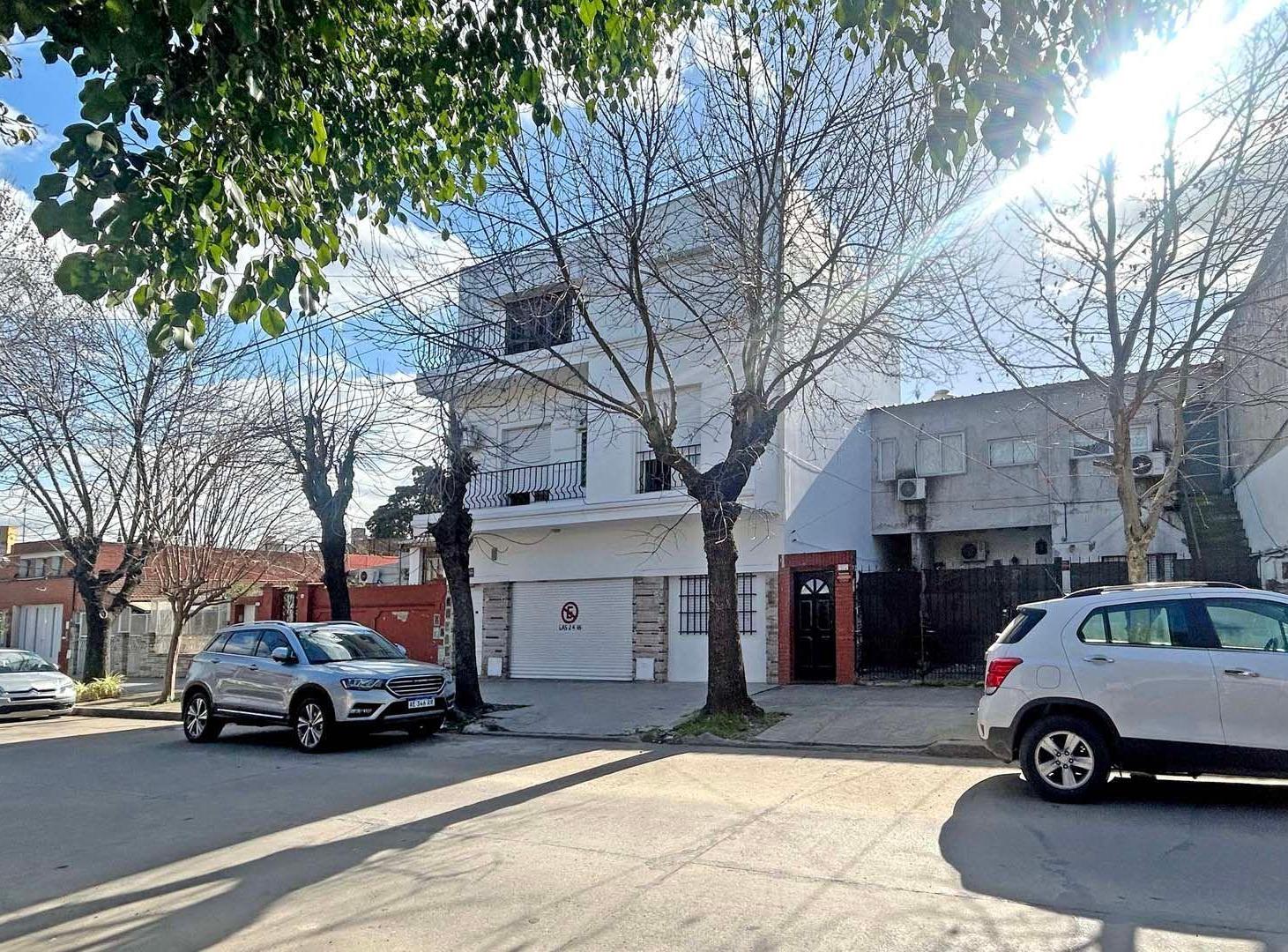 Foto de VILLA LUGANO VIVIENDA CON LOCAL O GARAG EN BLOCK, imagen 3