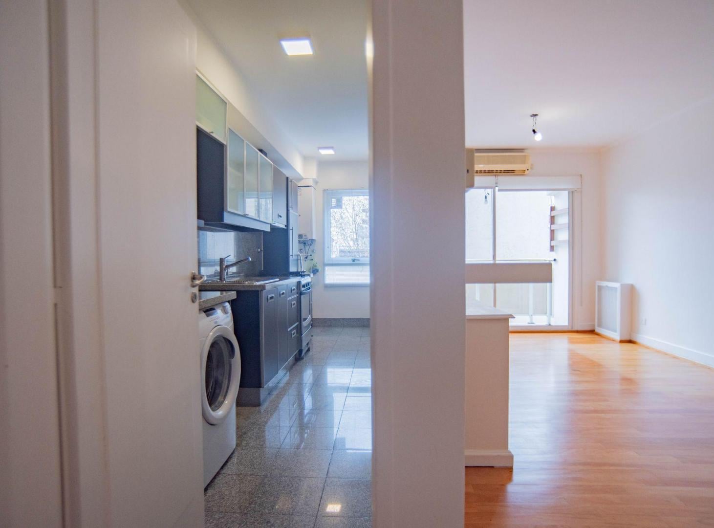 Foto de Venta Depto 3 amb Palermo Nuevo - Balcón y cochera, imagen 2
