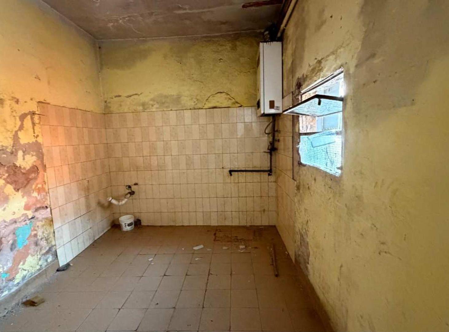 Foto de Casa a reciclar lote propio Parque Avellaneda, imagen 2