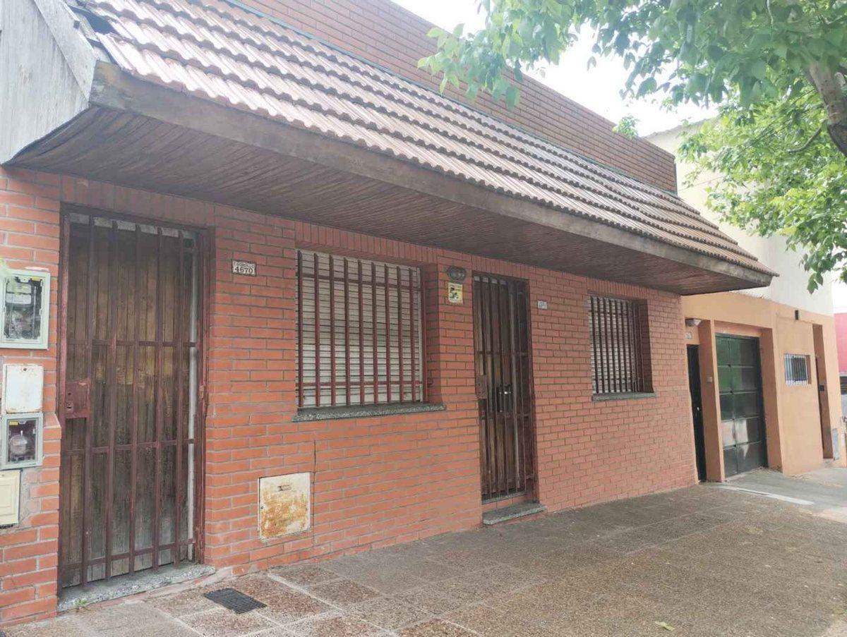 Foto de Casa c/galpón , Venta, Lugano, imagen 1
