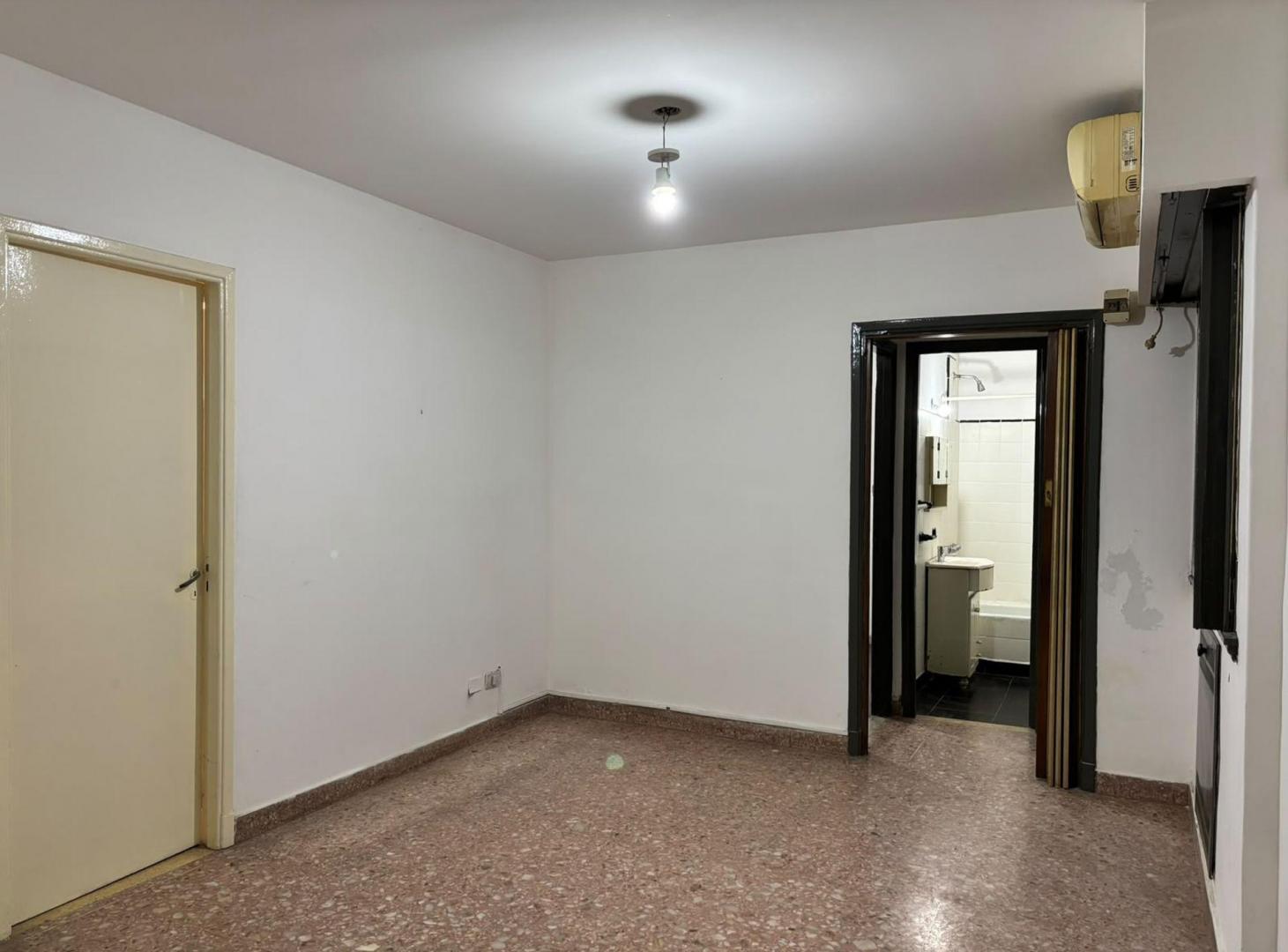 Foto de VENTA DOS AMBIENTES EN PARQUE CHACABUCO, imagen 2
