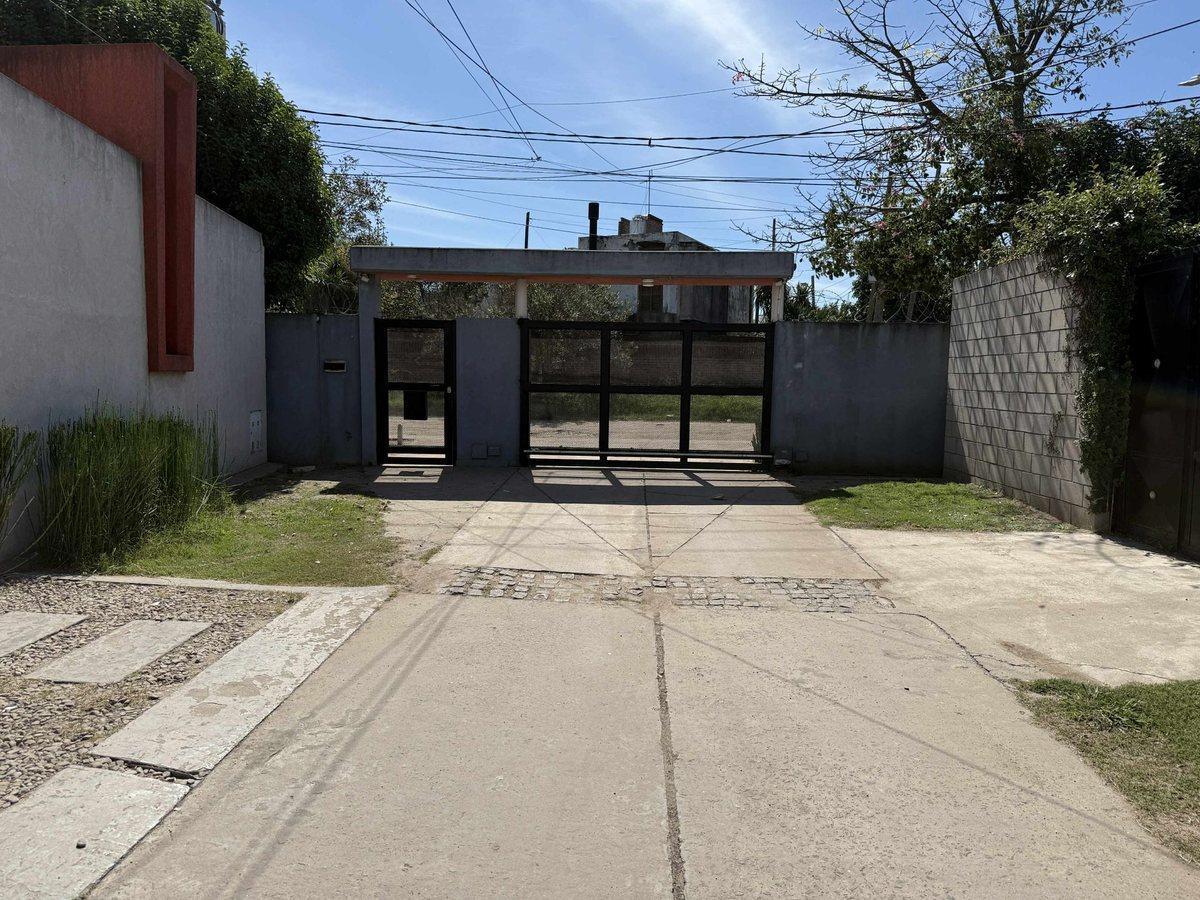 Foto de Venta Terreno + Viviendas a Reciclar en Zeballos, imagen 2
