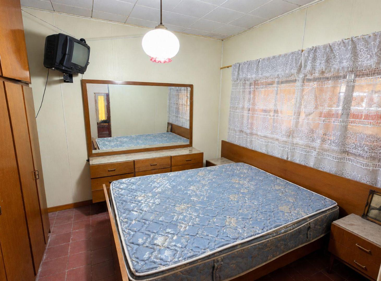 Foto de VENTA CASA MULTIFAMILIAR CON COCHERA LANUS OESTE, imagen 2