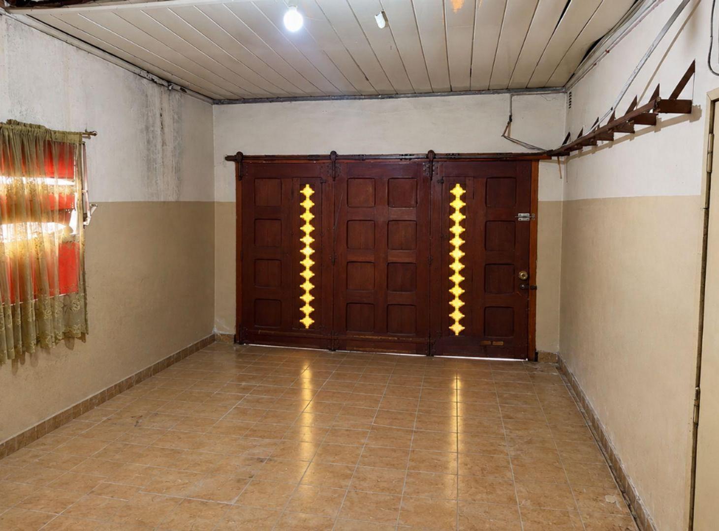 Foto de VENTA CASA MULTIFAMILIAR CON COCHERA LANUS OESTE, imagen 3