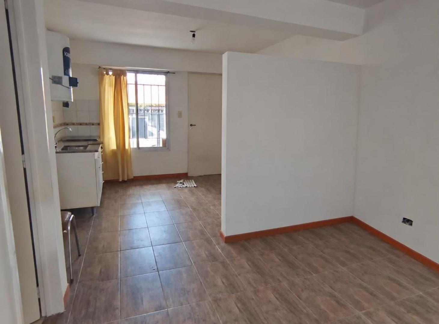 Foto de VENTA PH. Monoambiente C/cochera Castelar N. !!!!!, imagen 2