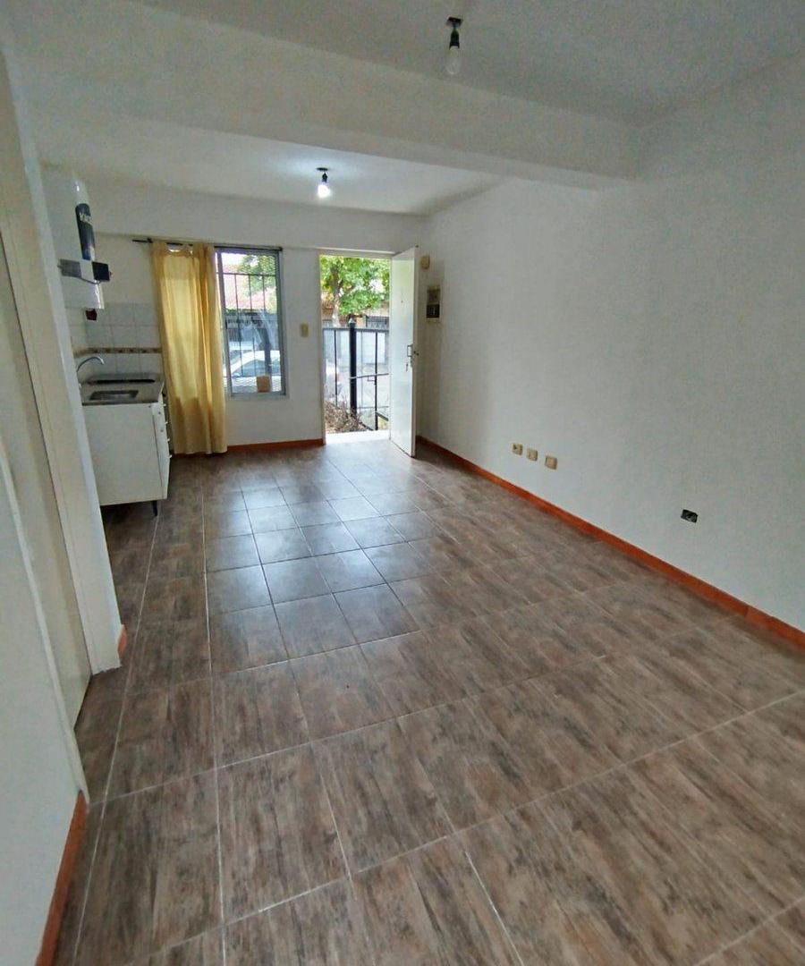 Foto de VENTA PH. Monoambiente C/cochera Castelar N. !!!!!, imagen 3