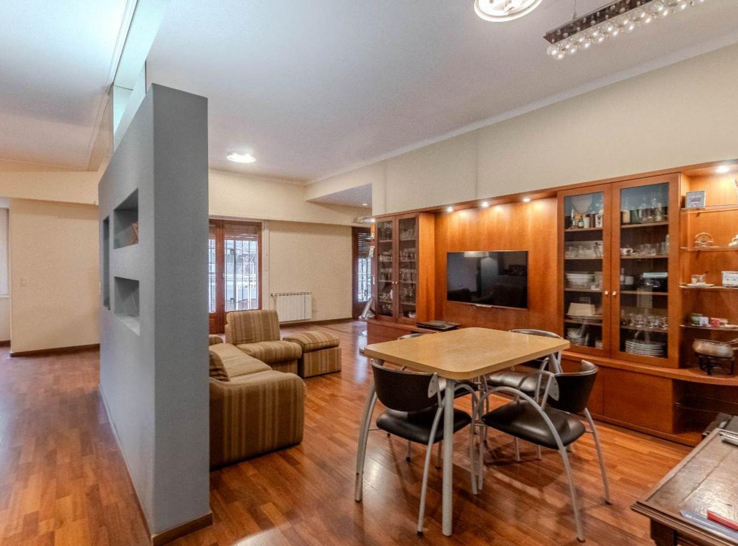 Foto de Venta Ph de 9 ambientes en Venta en Caballito, imagen 3