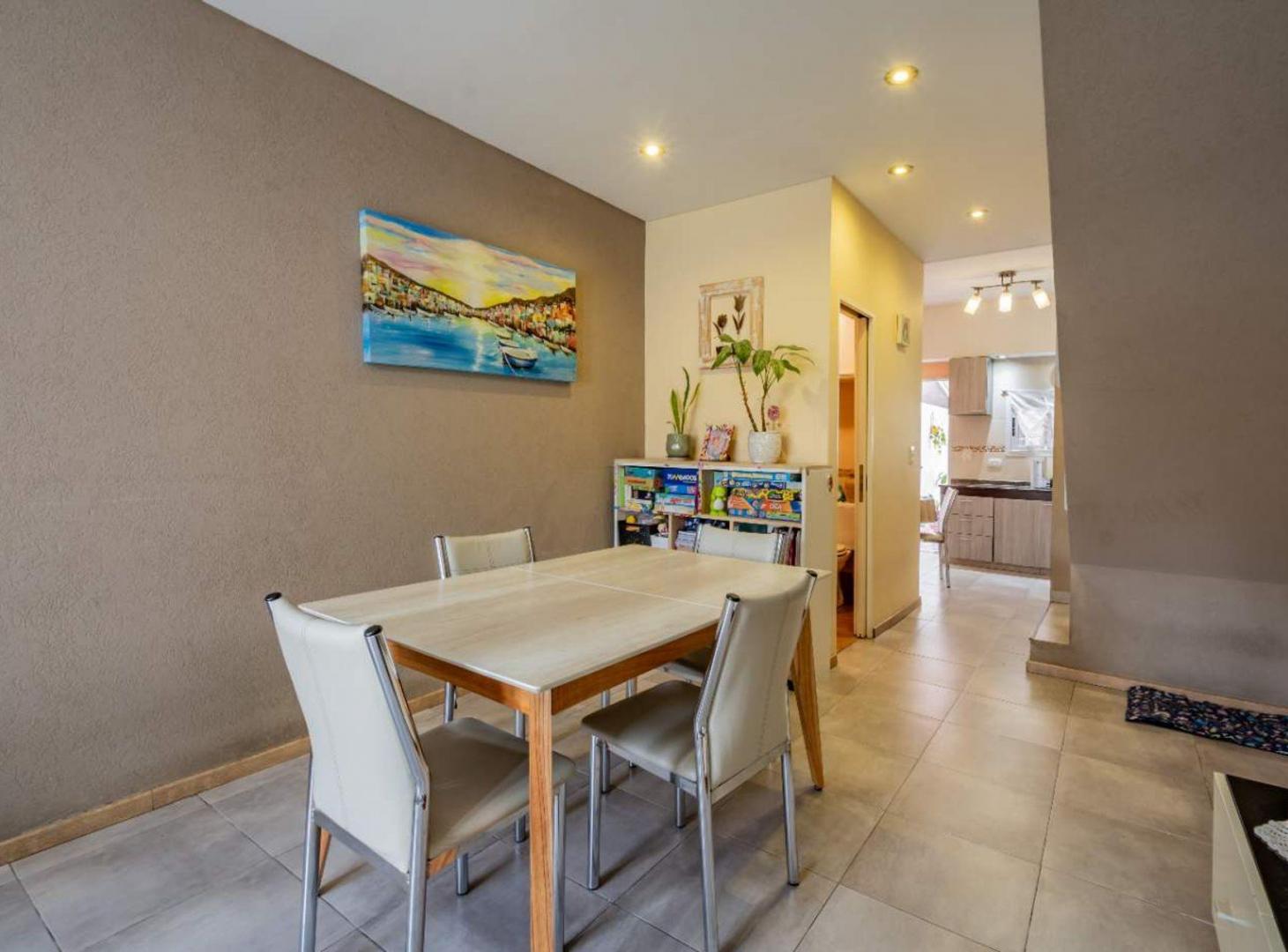 Foto de VENTA PH 3 AMBIENTES CON JARDIN Y COCHERA CASTELAR, imagen 1