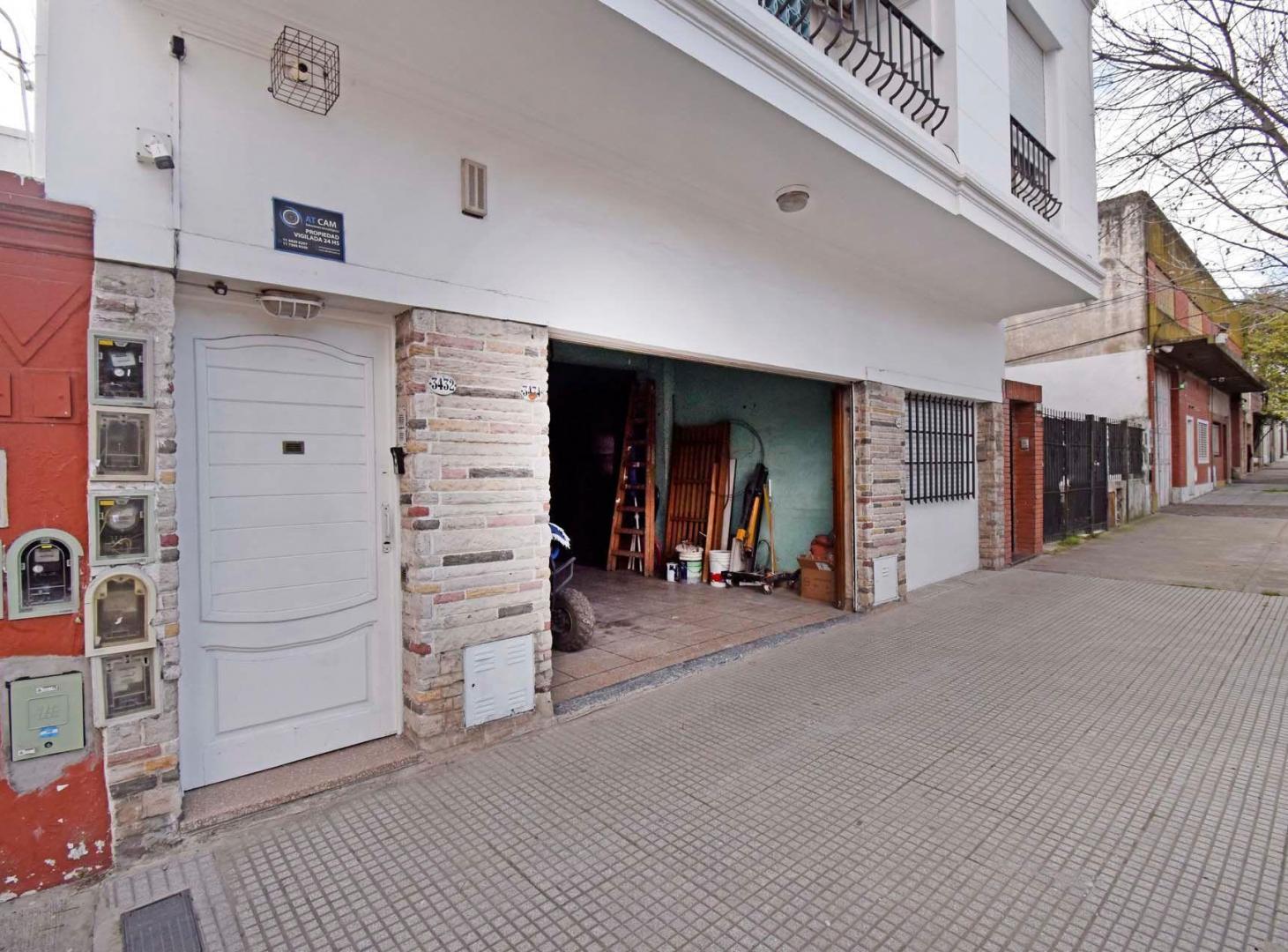 Foto de VILLA LUGANO CASA FTE CON LOCAL O GARAG EN BLOCK, imagen 3