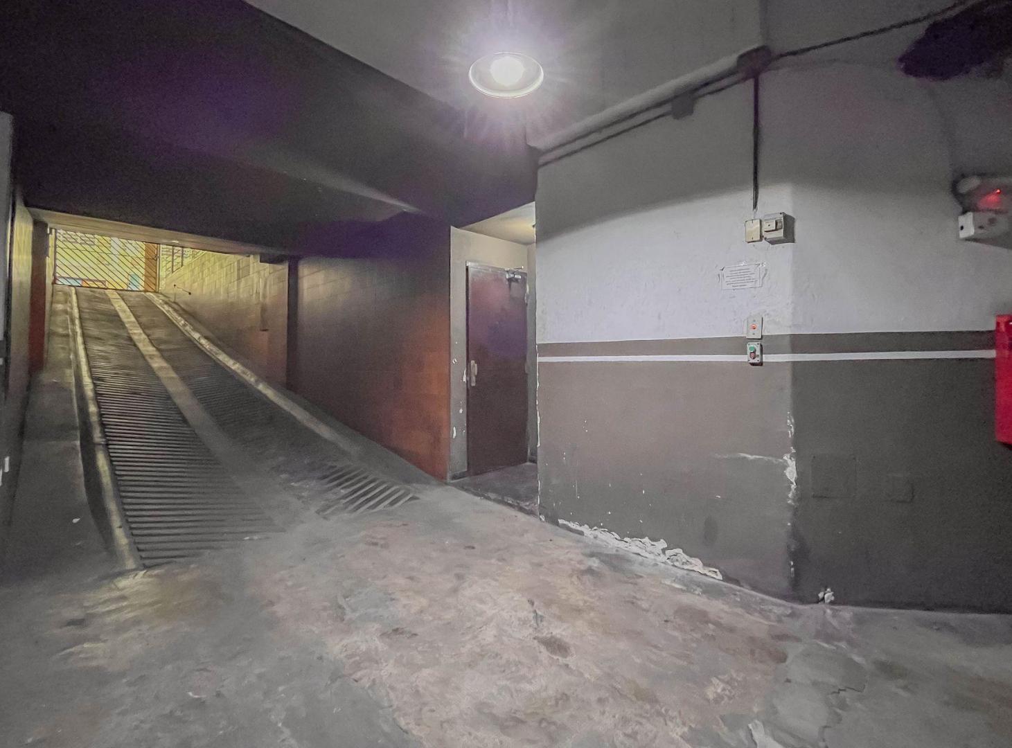 Foto de VENTA COCHERA FIJA EN MICROCENTRO PORTEÑO, imagen 2
