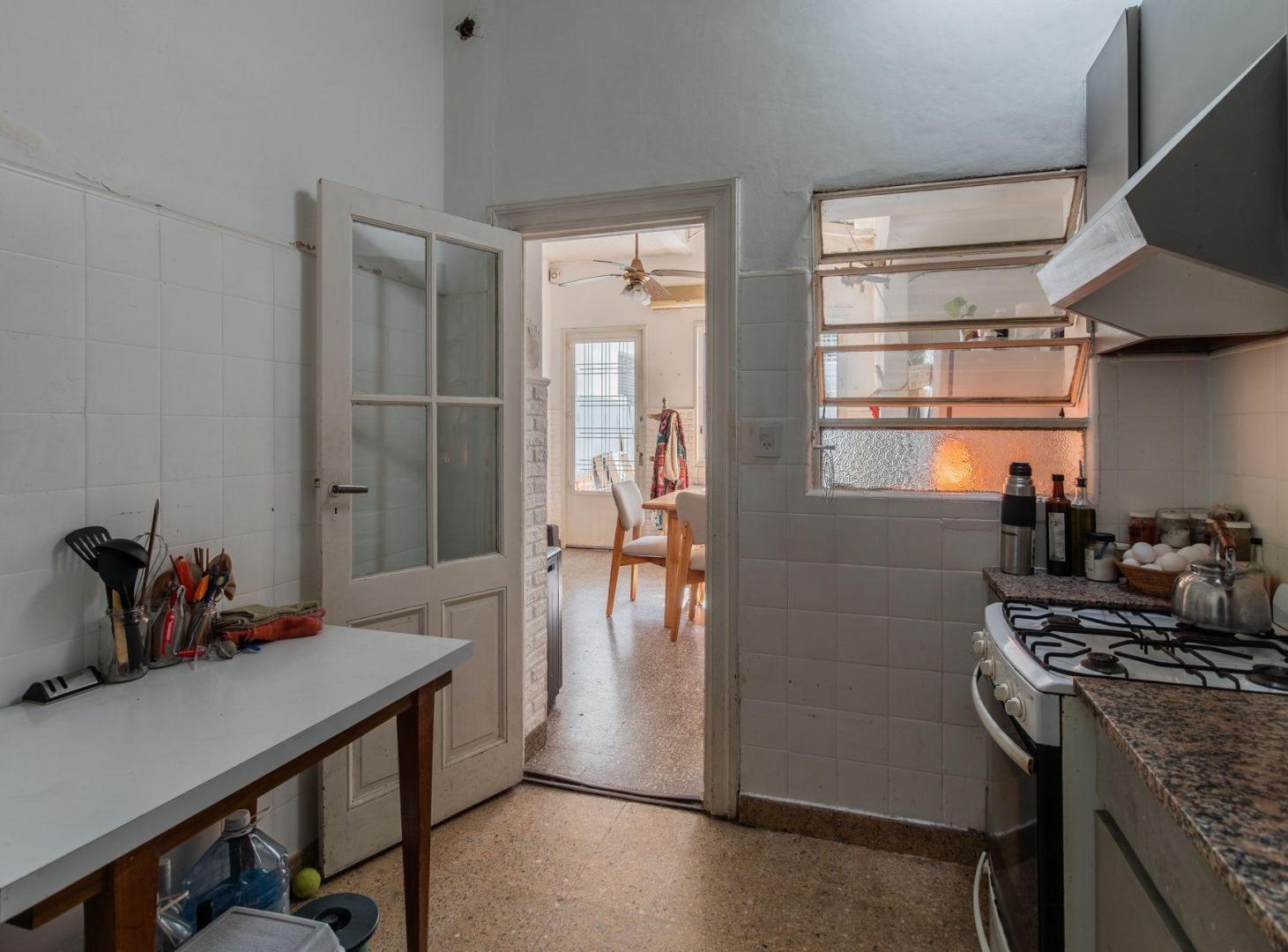 Foto de Venta casa lote propio con cochera en Montecastro, imagen 5
