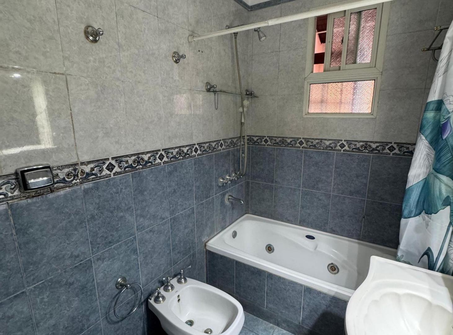 Foto de Venta casa 4 ambientes con pileta LLavallol, imagen 5