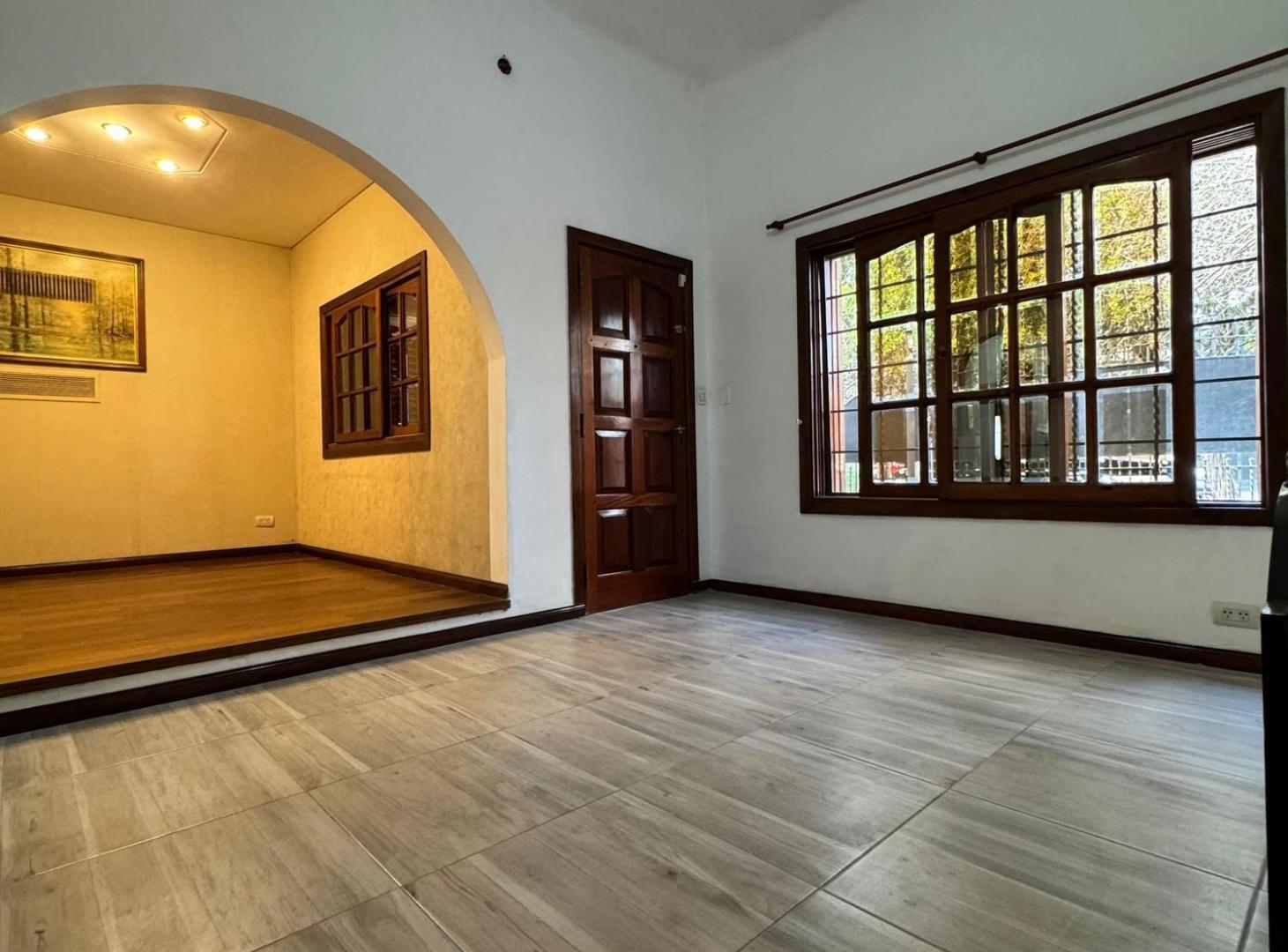Foto de Venta casa 4 ambientes con pileta LLavallol, imagen 2