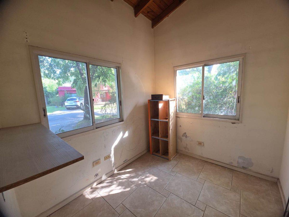 Foto de CASA DOS PLANTAS EN VENTA 6 AMBIENTES EN LA LONJA, imagen 5