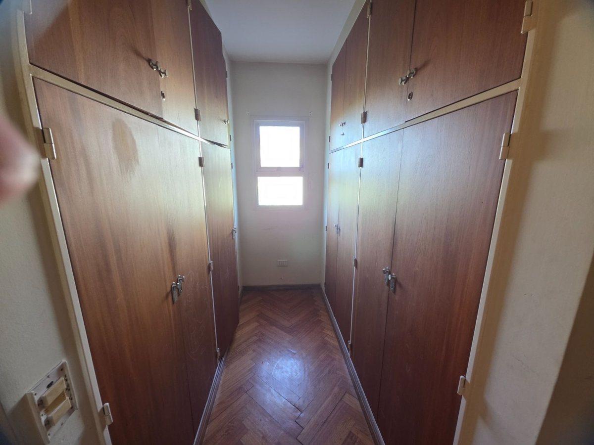 Foto de CASA DOS PLANTAS EN VENTA 6 AMBIENTES EN LA LONJA, imagen 3