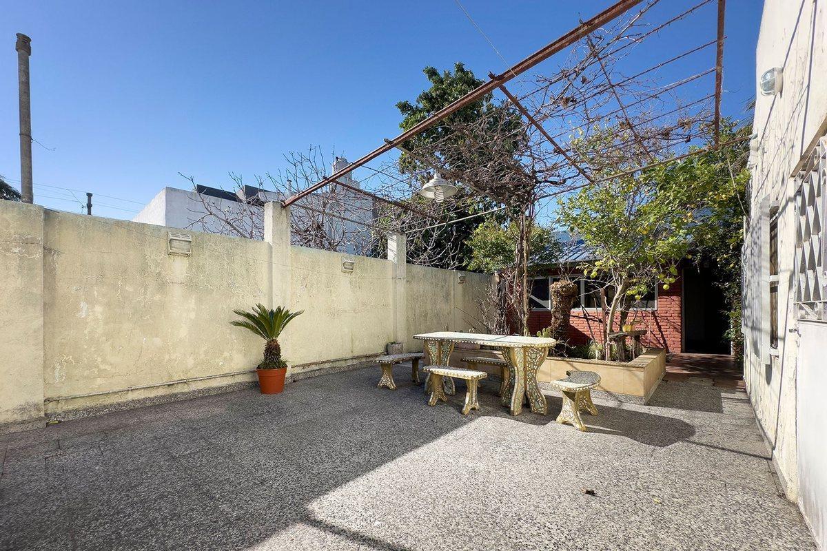 Foto de VENTA CASA 5 AMB MORON SUR, imagen 1