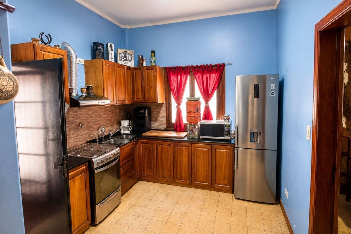 Foto de VENTA CASA 5 AMBIENTES QUILMES OESTE GARAGE Y PARQ, imagen 4
