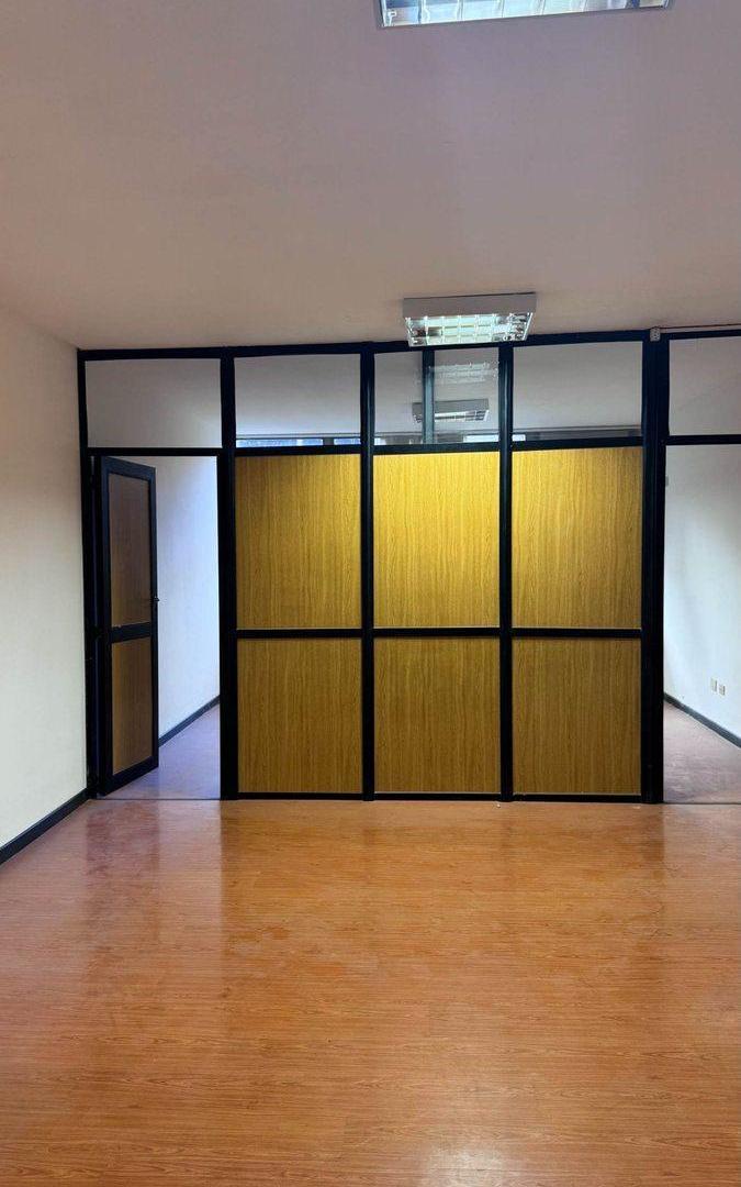 Foto de VENTA OFICINA-CONSULTORIO-SHOWROOM-CON COCHERA, imagen 1