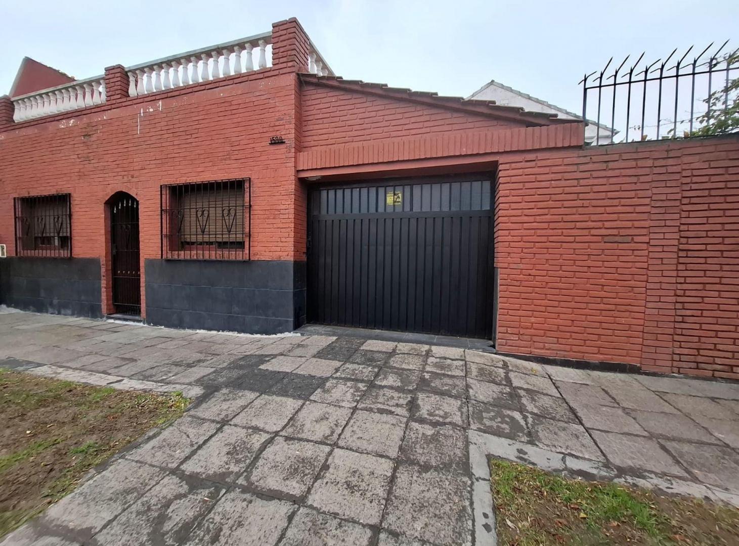 Foto de VTA CASA 2 AMB, COCHERA,TERRAZA,JARDIN,PILETA., imagen 3