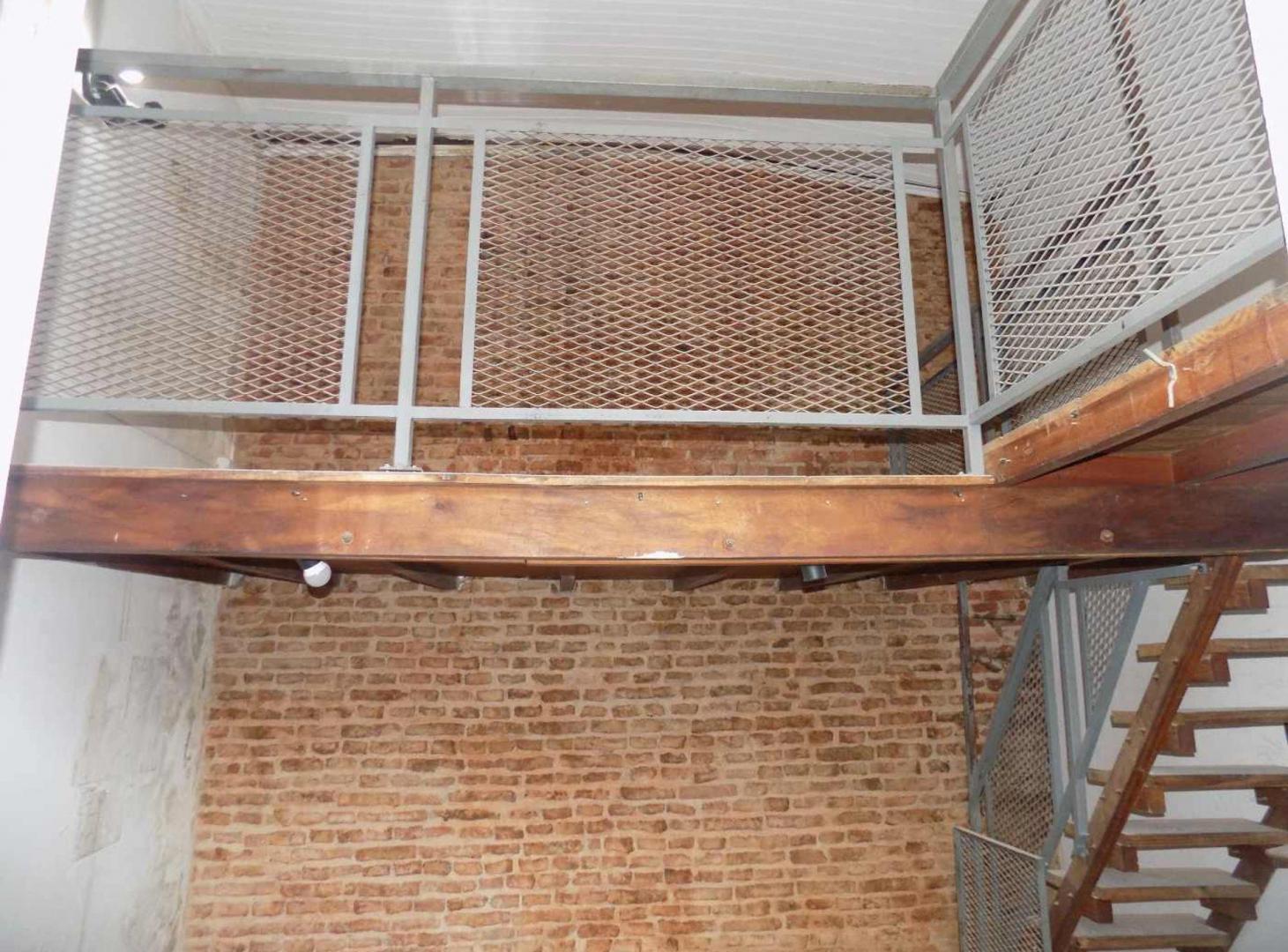 Foto de VENTA PH 3 AMB A RECICLAR SIN EXPENSAS BALVANERA, imagen 1