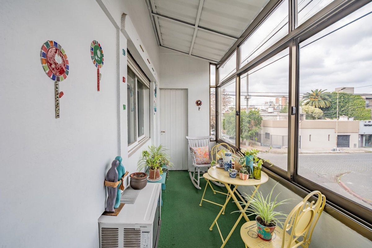 Foto de VENTA 4 AMB. MAS QUINCHO Y TERRAZA - V. SARMIENTO, imagen 4