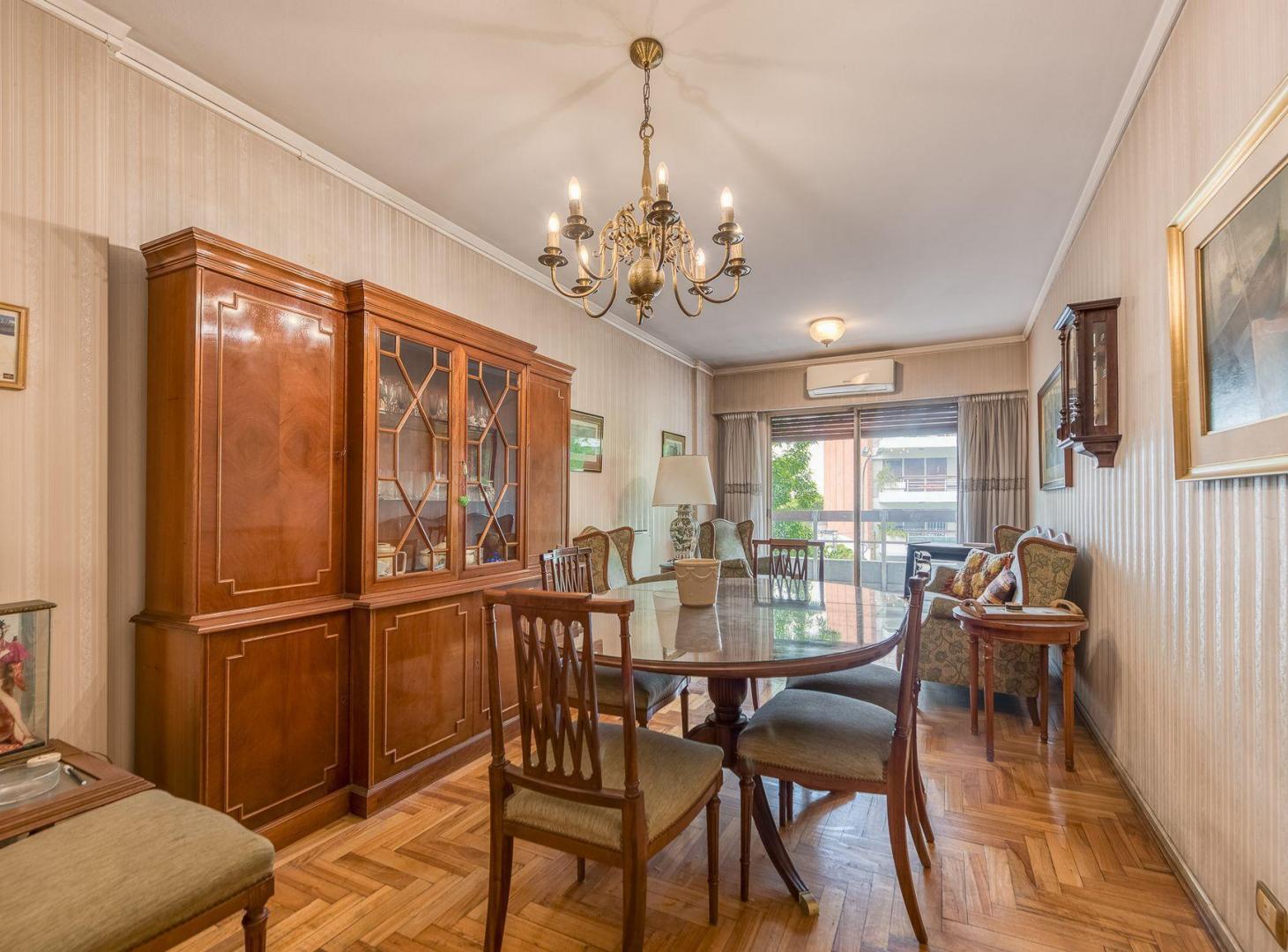 Foto de Venta 4-5 ambientes balcón cochera Caballito, imagen 1