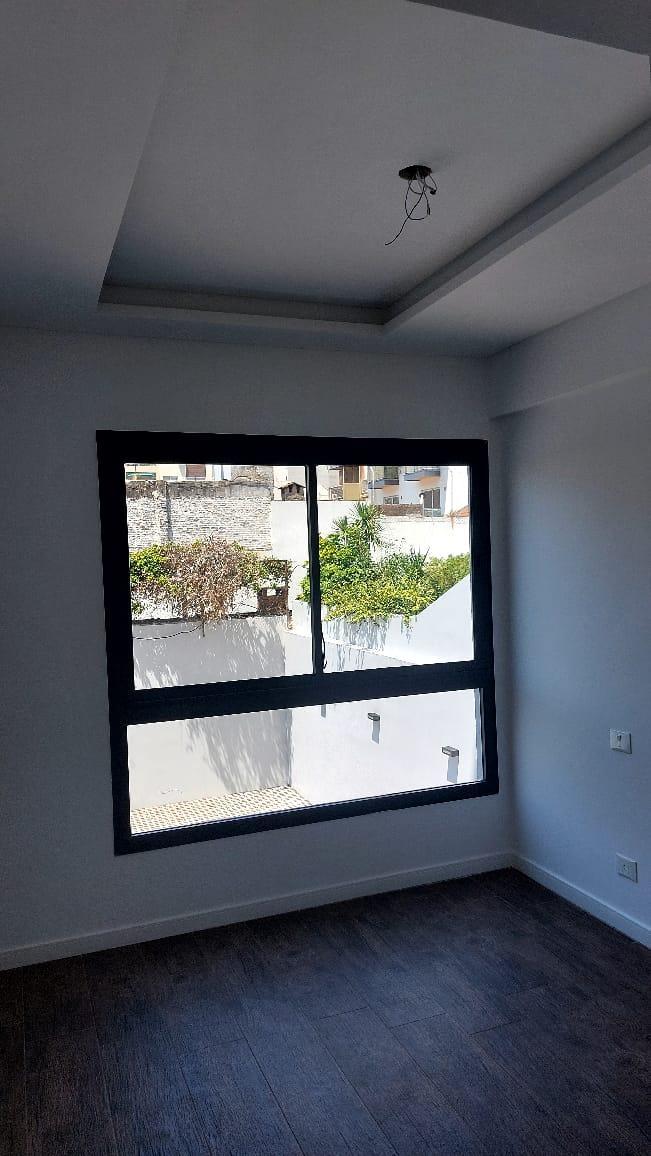 Oportunidad! Hermoso Duplex Cuatro Ambientes en Flores 1