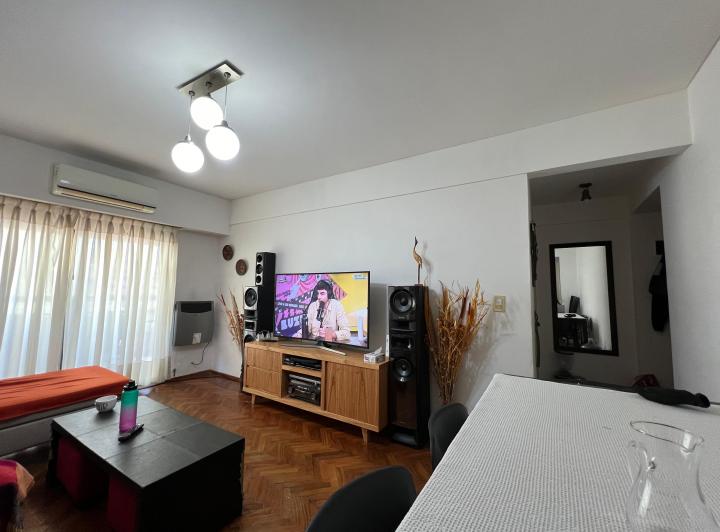HERMOSO DEPARTAMENTO DOS AMBIENTES EN FLORES