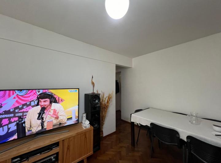 Foto de HERMOSO DEPARTAMENTO DOS AMBIENTES EN FLORES, imagen 2