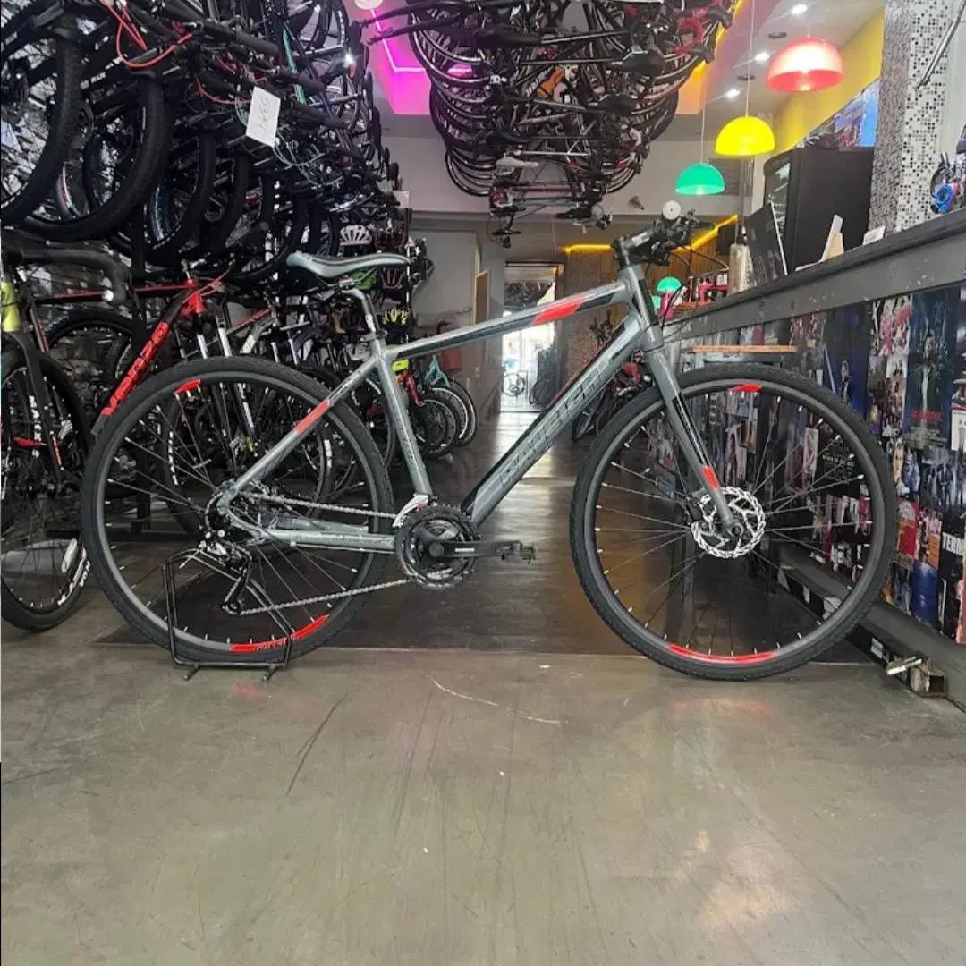 OPORTUNIDAD!!! HERMOSO LOCAL EN ALQUILER EN PALERMO 4