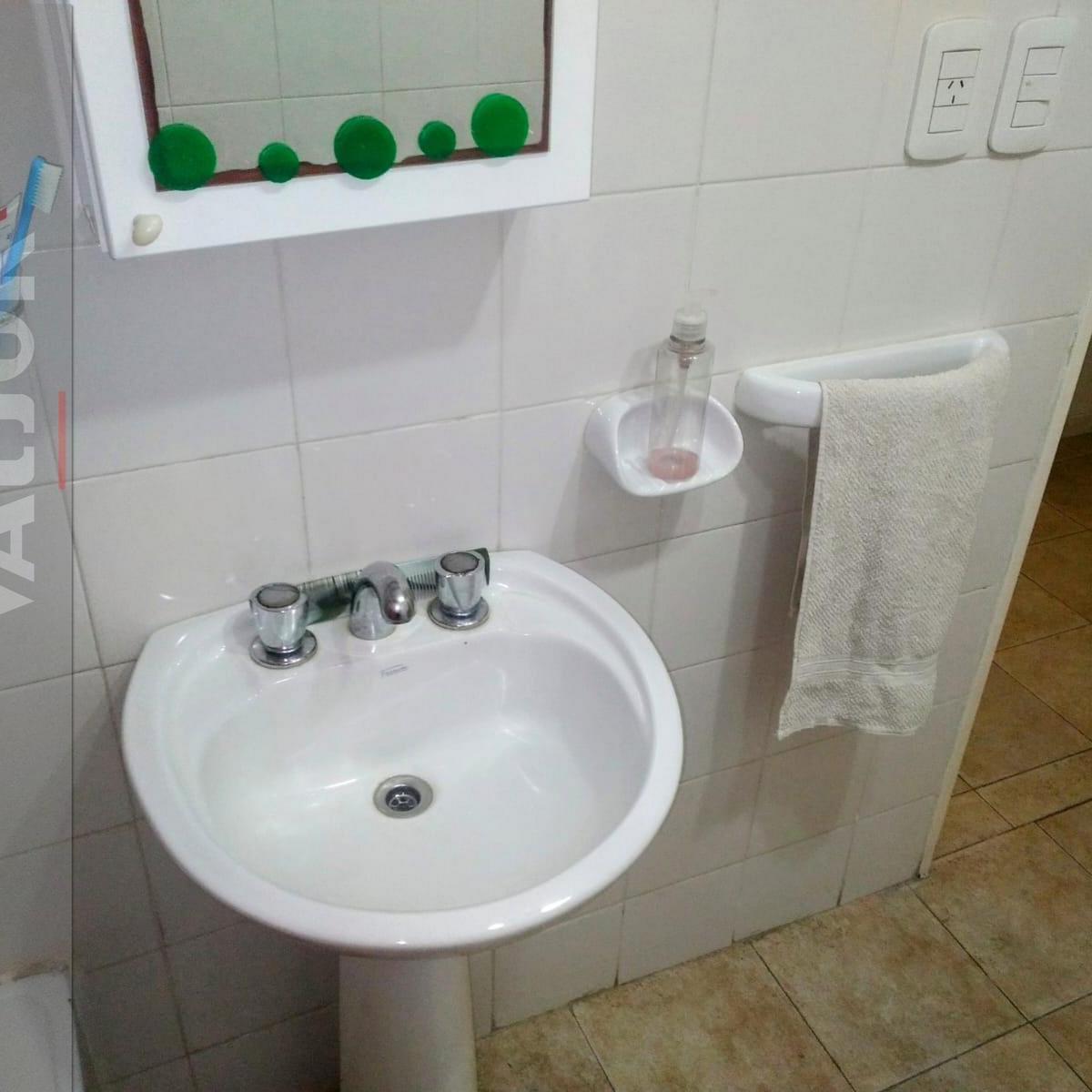 Departamento de 4 Ambientes con Balcón Corrido y Cochera Fija 2
