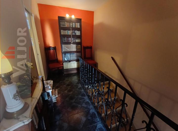 Departamento 4 amb - quincho - 265.49m2 tot. con local en planta baja - Parque Chas 1