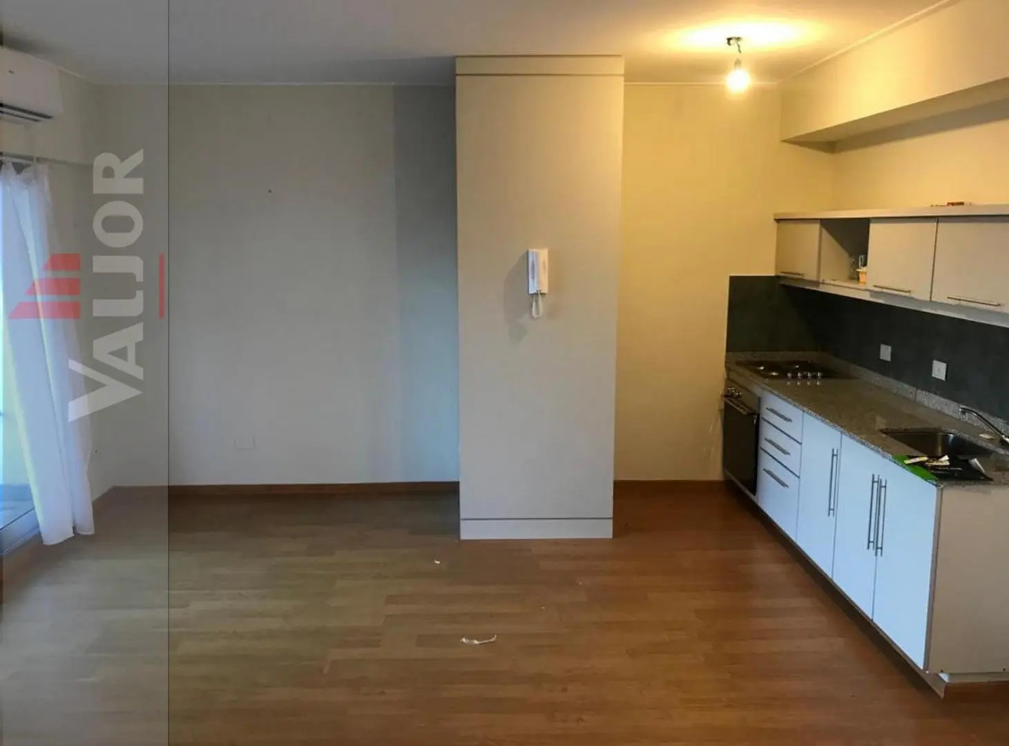 Departamento 2 ambientes con espacio guardacoche cubierto 4