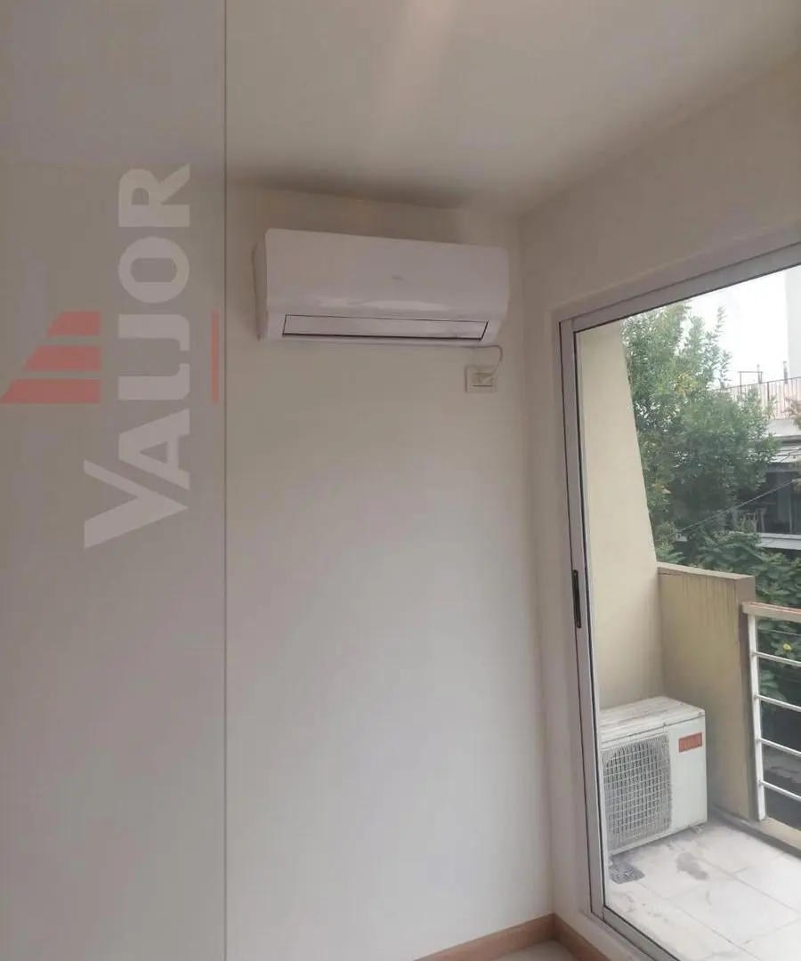 Excelente Monoambiente con balcon al frente 4