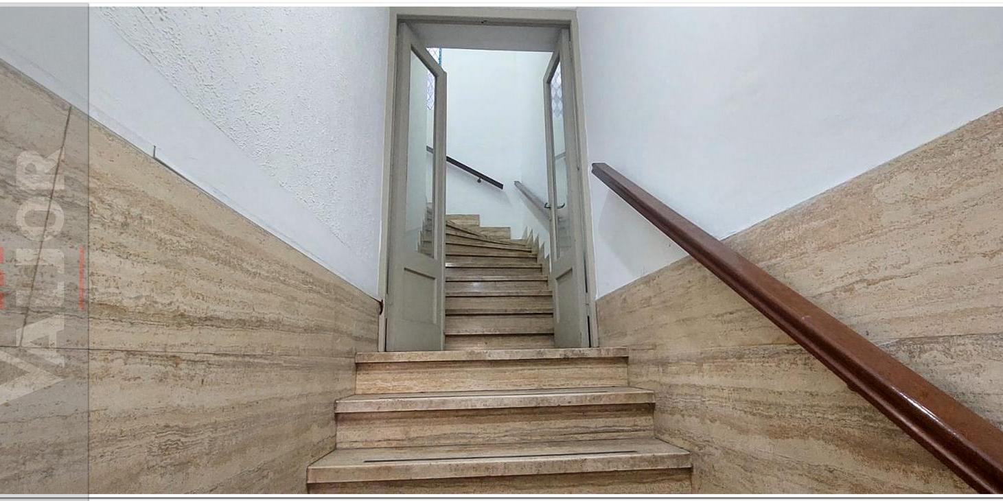 Excelente 5 Ambientes al Frente - SOLO USO COMERCIAL O  PROFESIONAL