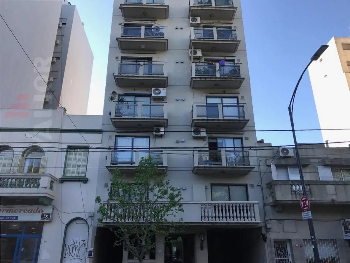Departamento 2 ambientes con balcón 4