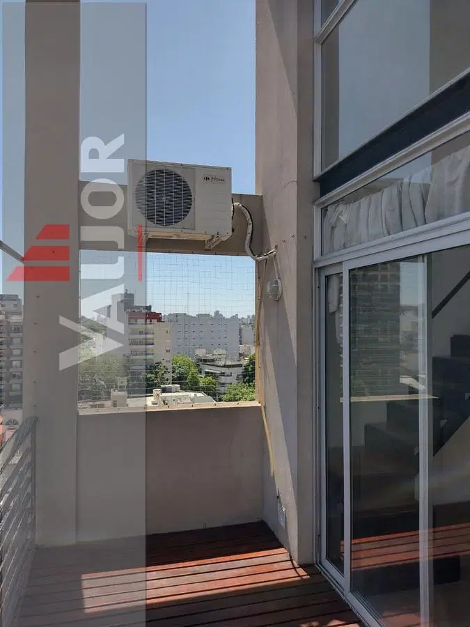 Departamento en  duplex 2 ambientes con balcón y cochera fija cubierta 5