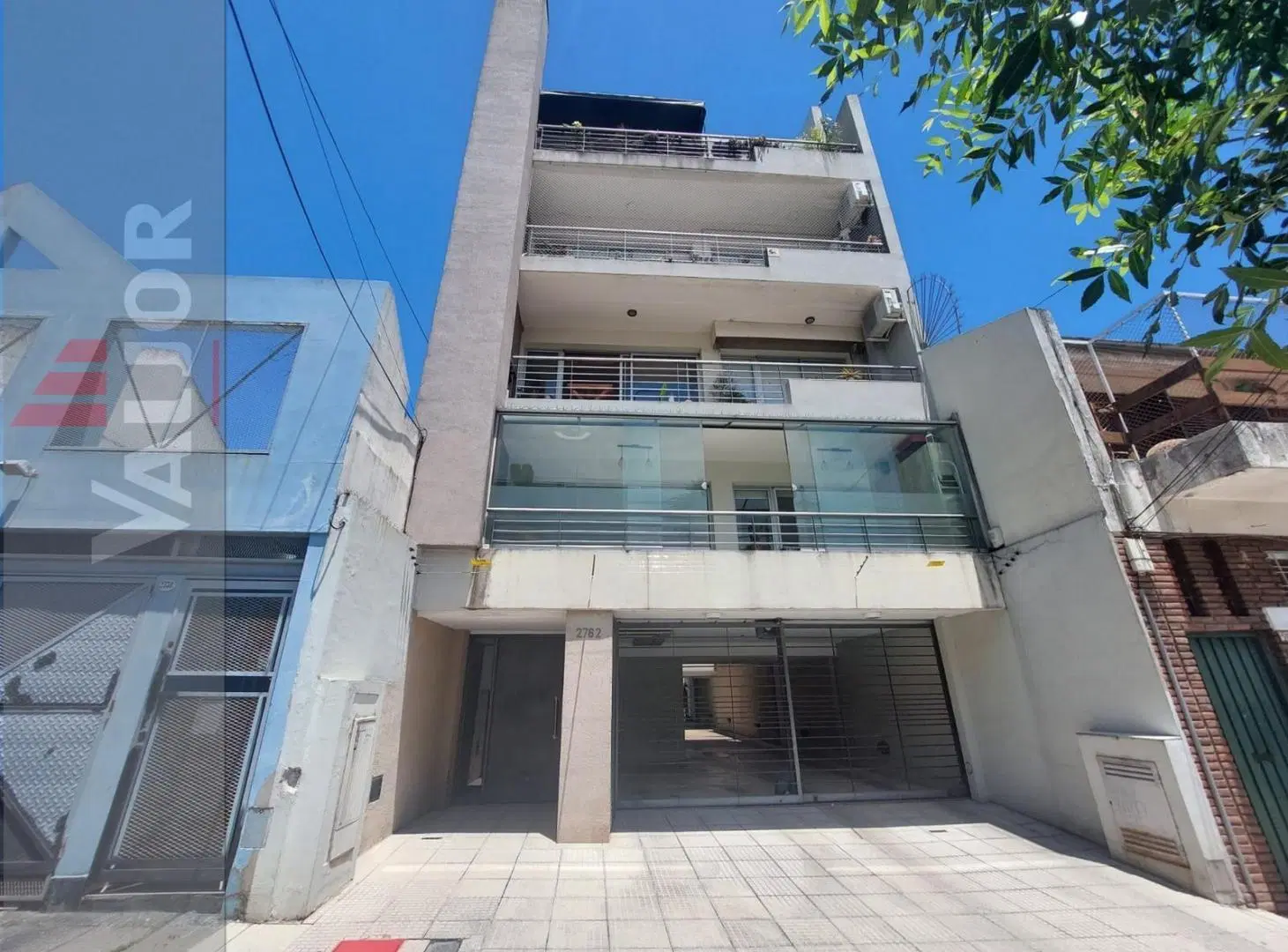 Departamento en 2 ambientes con balcón y cochera 4