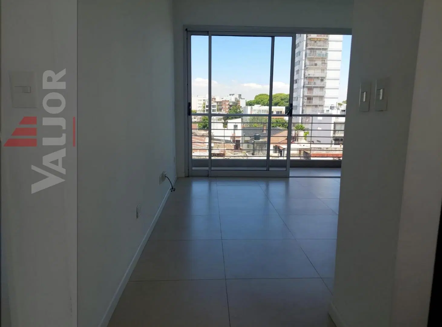 Departamento en 2 ambientes con balcón y cochera 2