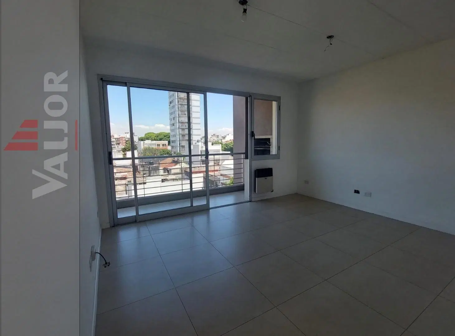 Departamento en 2 ambientes con balcón y cochera 1