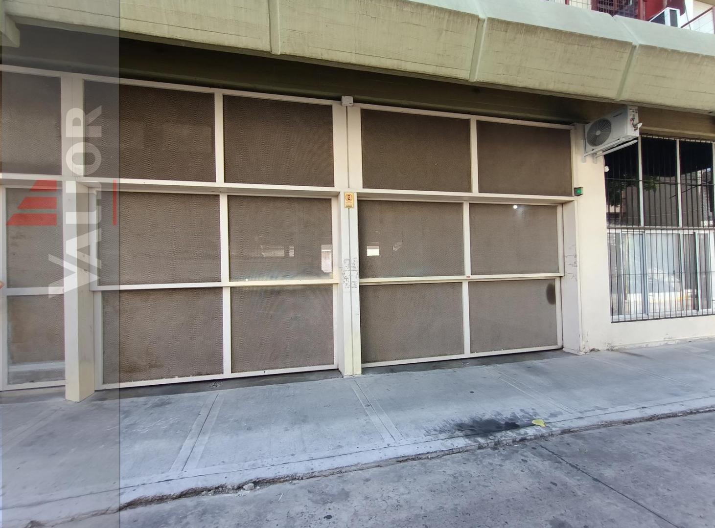 Foto de En venta: Gran cochera cubierta c/acceso x rampa en Monte Castro, imagen 3