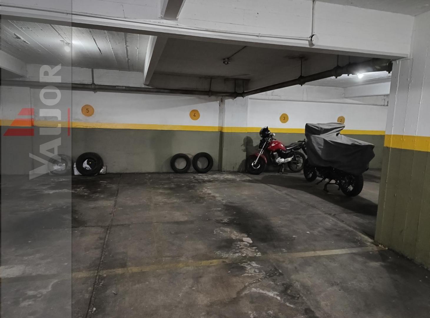 Foto de En venta: Gran cochera cubierta c/acceso x rampa en Monte Castro, imagen 4